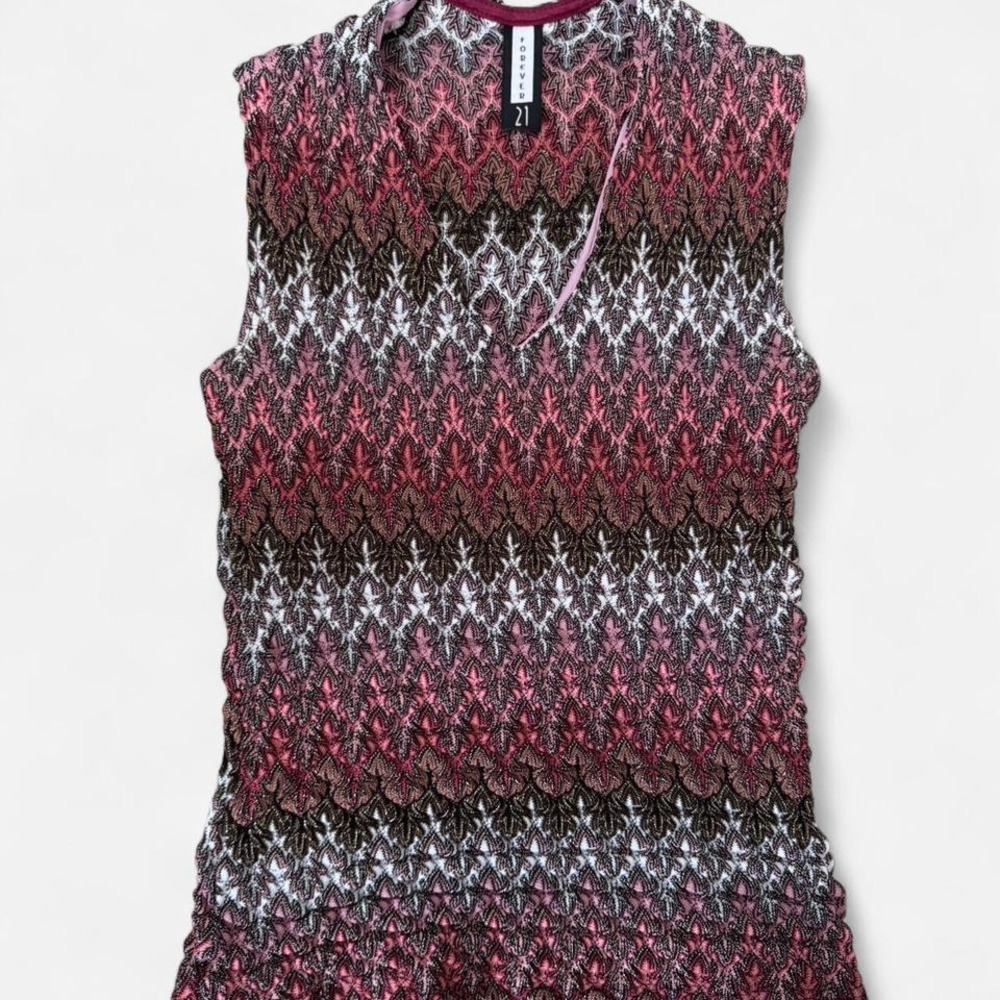 Vintage Y2K Forever 21 multicolored geometric chevron tank top